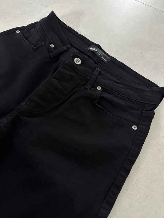 BASIC BLACK  FIT JEAN