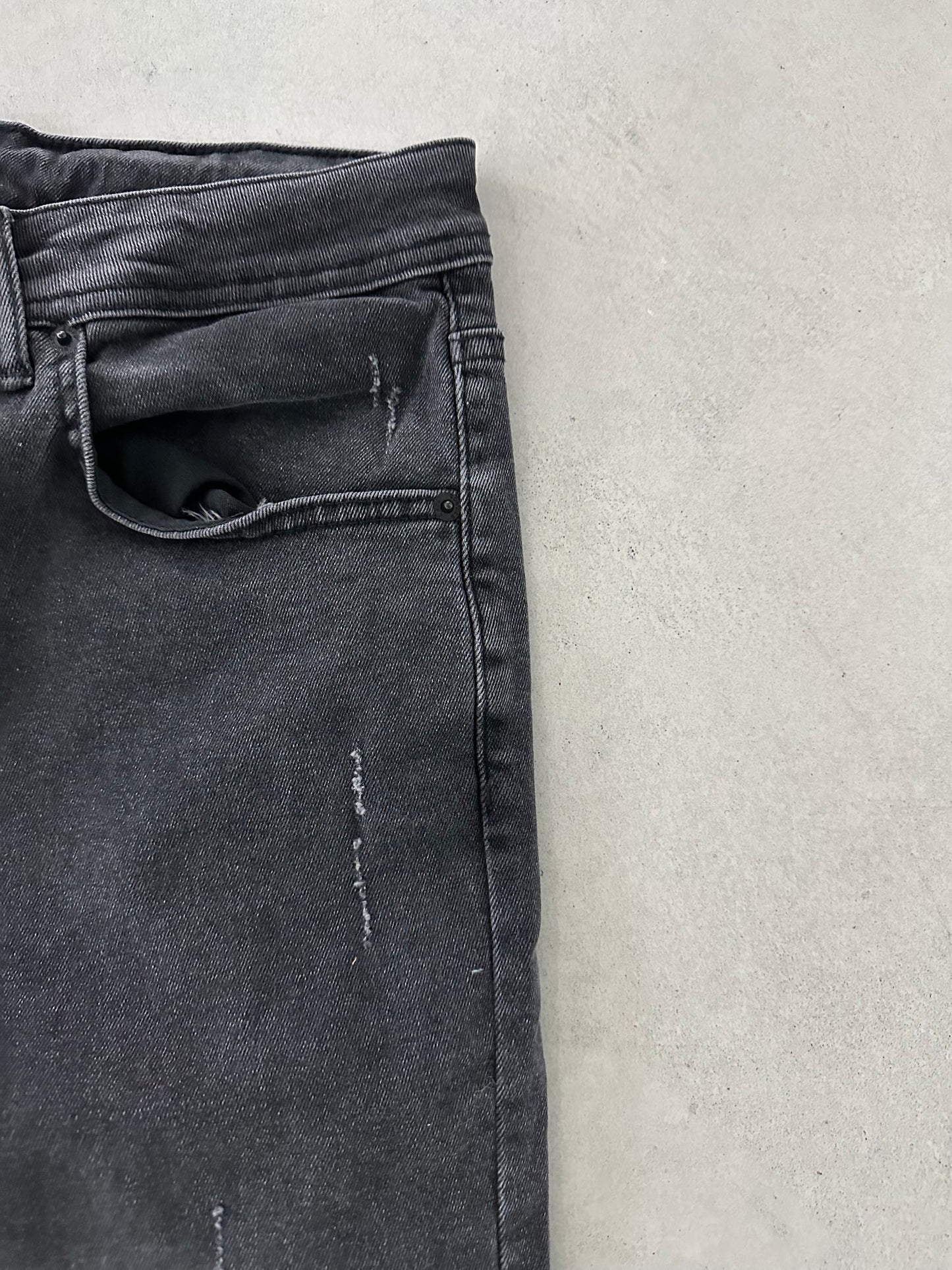 DAMAGED STONEWASHED GRAY JEAN