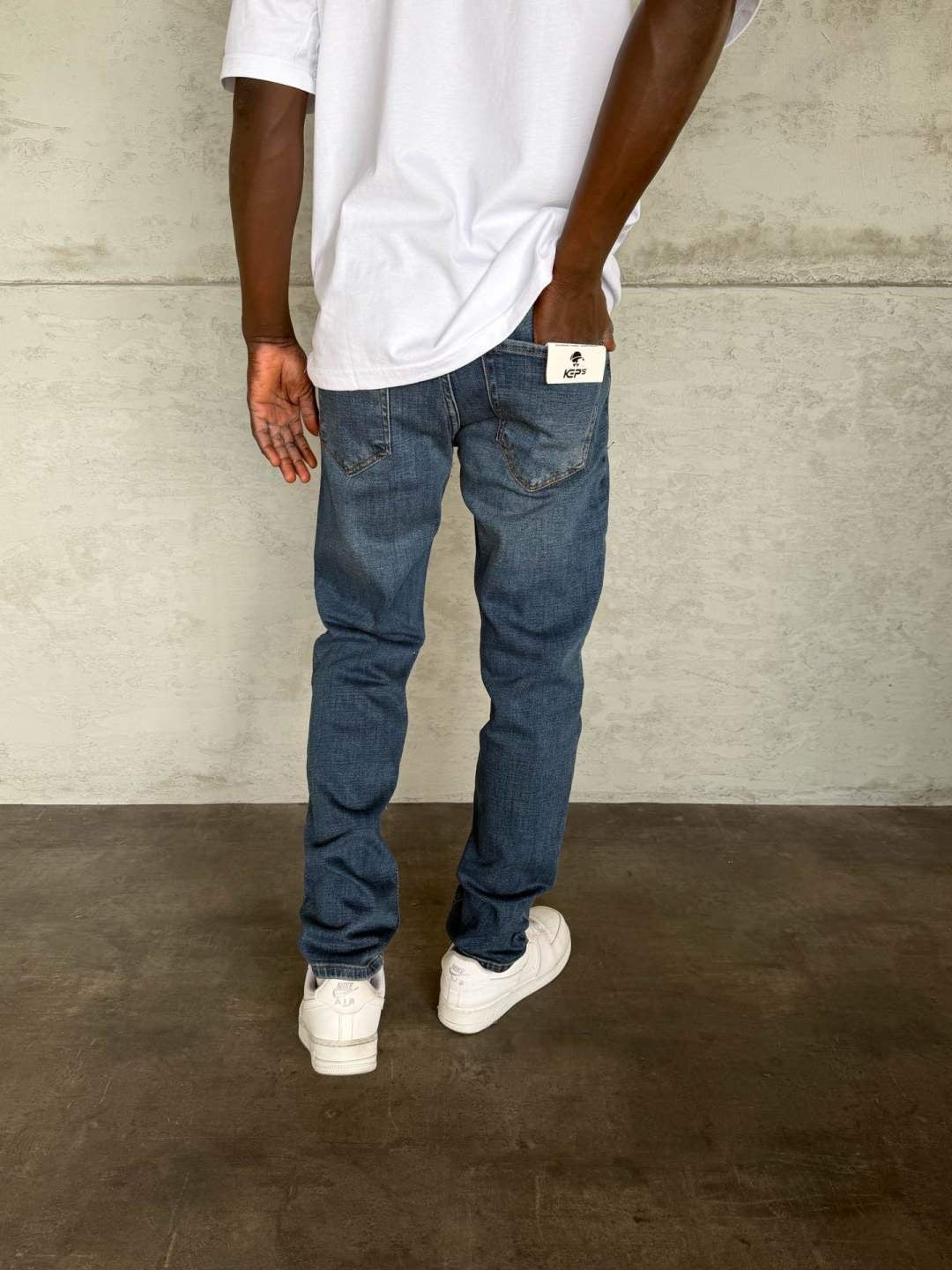 WASHED BLUE REGULAR FIT JEAN