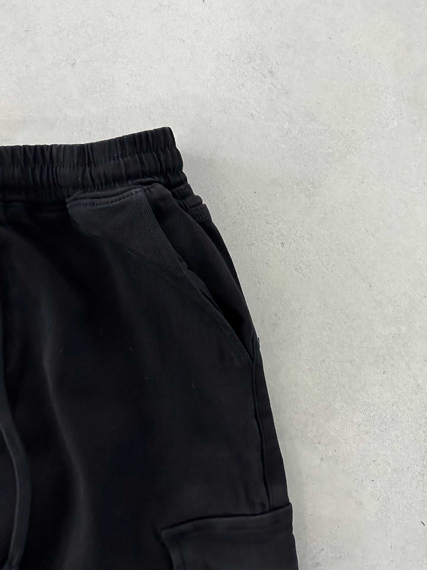 BLACK CARGO PANTS