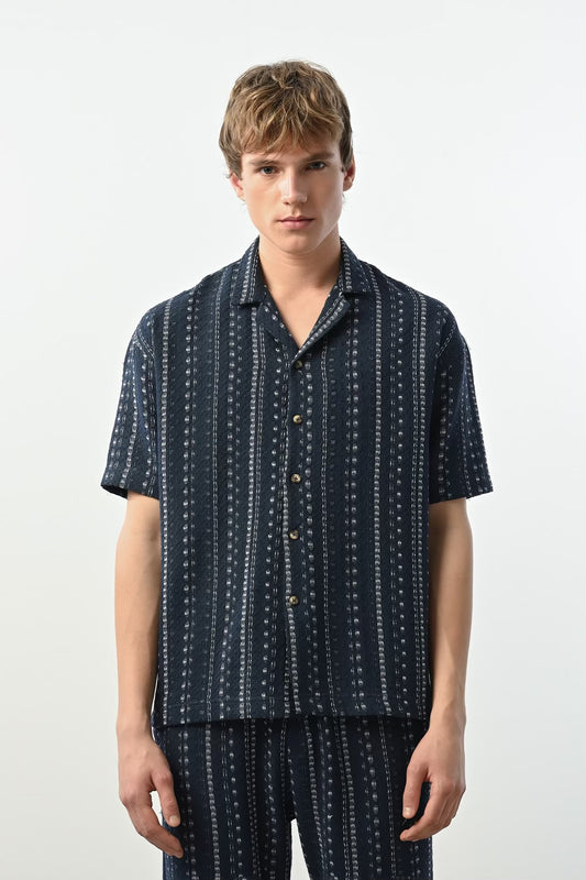 CROP CUT DESIGNED SHORT SLEEVE SHIRT
