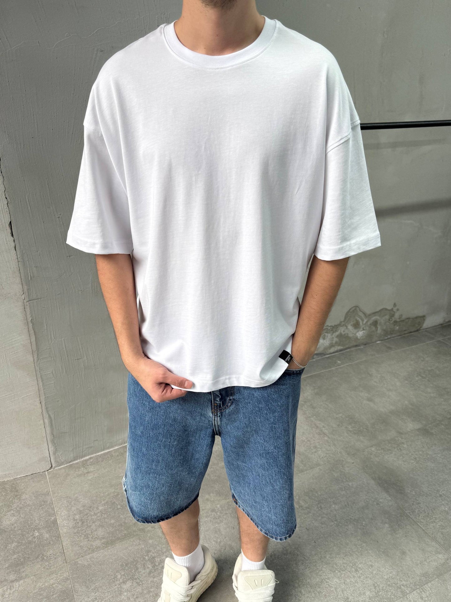 BASIC OVERSIZE T-SHIRT