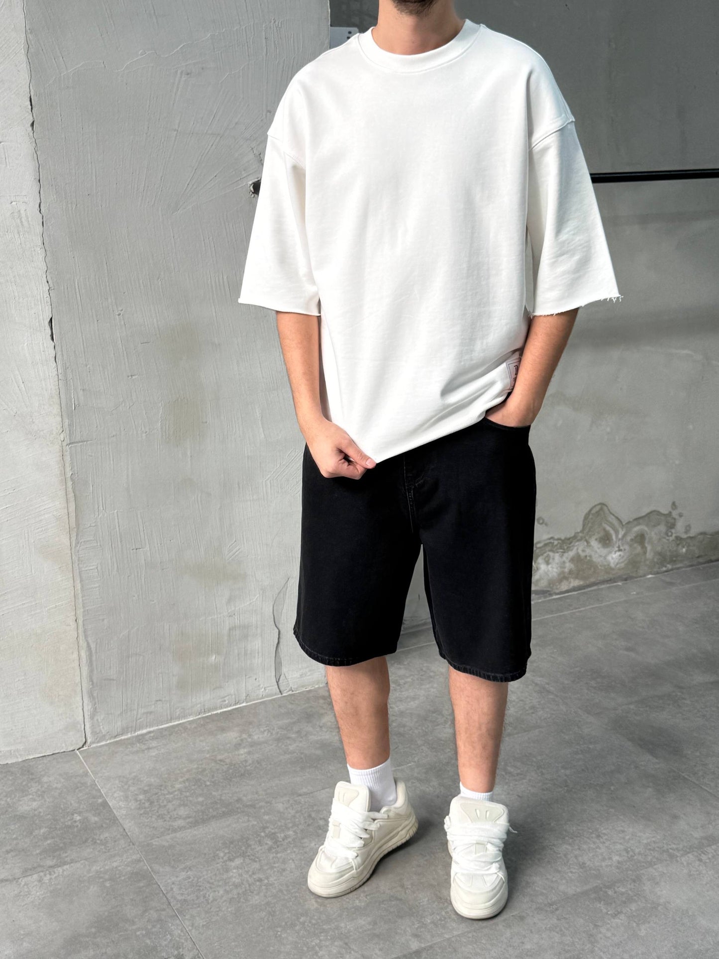 BASIC OVERSIZE T-SHIRT