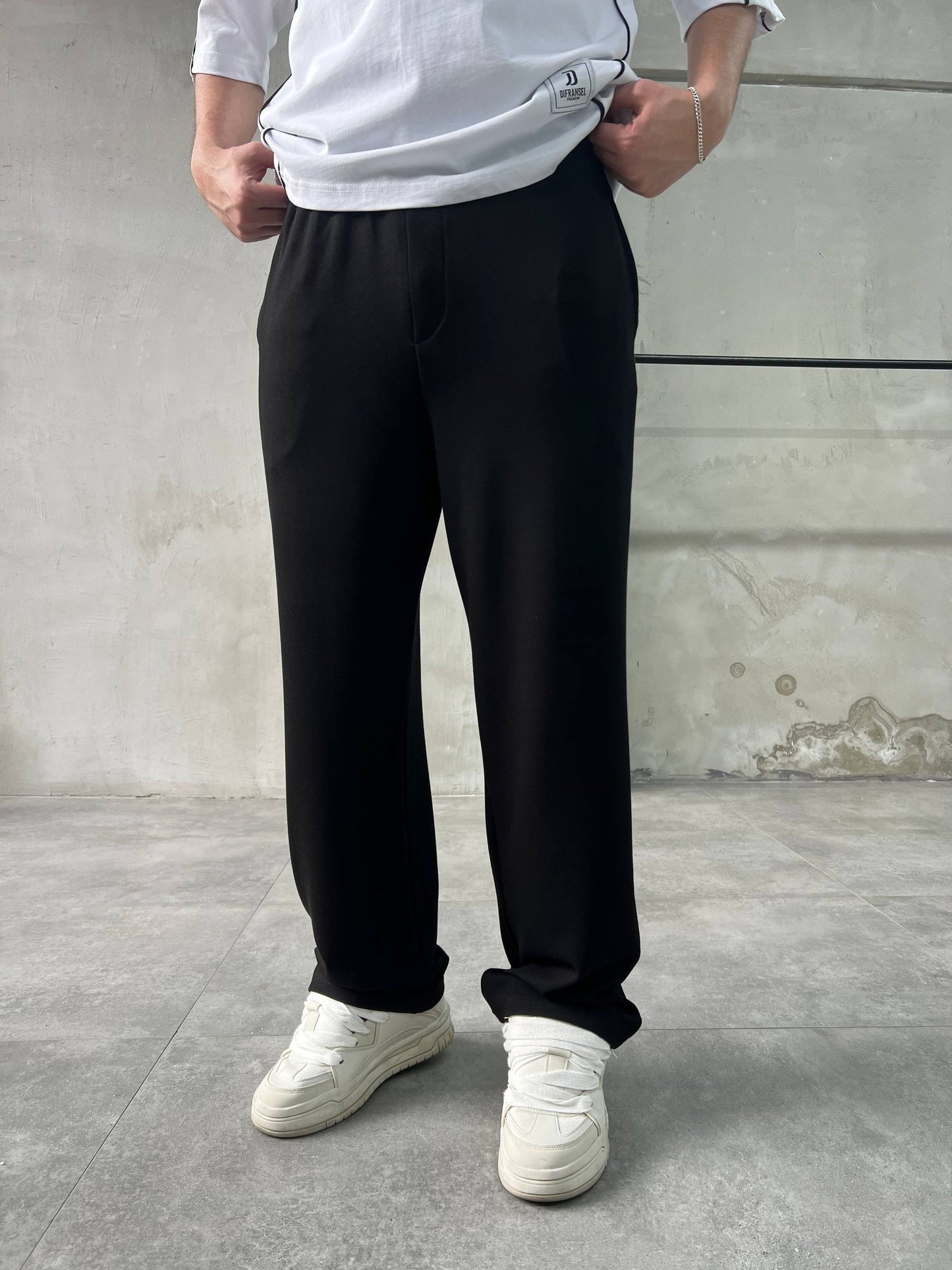 PREMIUM SWEATPANTS