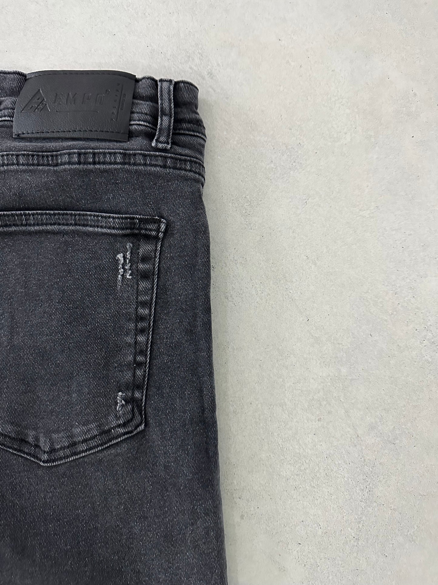 DAMAGED STONEWASHED GRAY JEAN