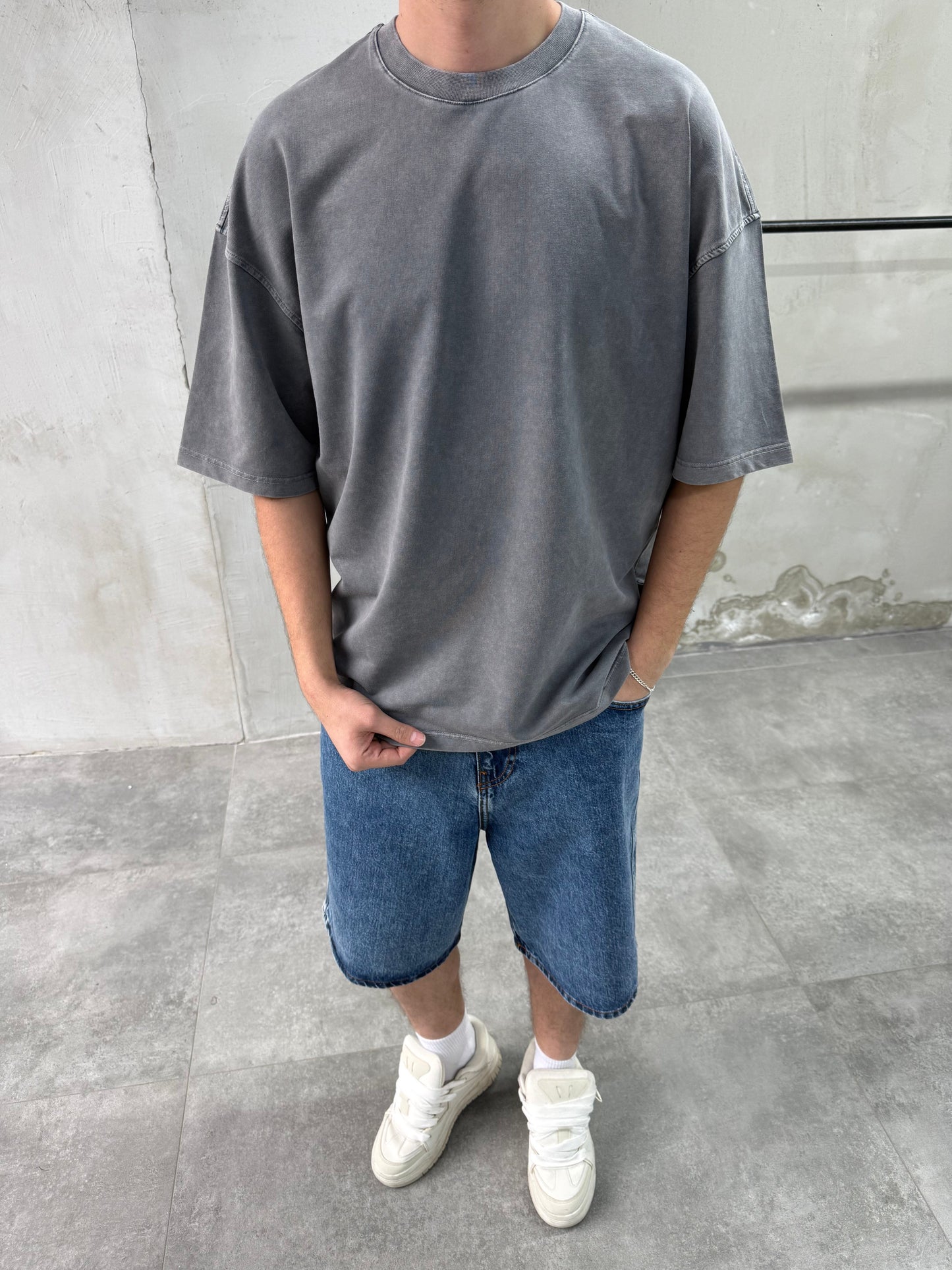 PREMIUM STONEWASHED T-SHIRT