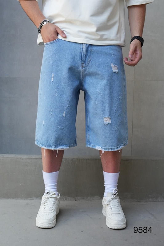 LIGHT BLUE RIPPED JORT