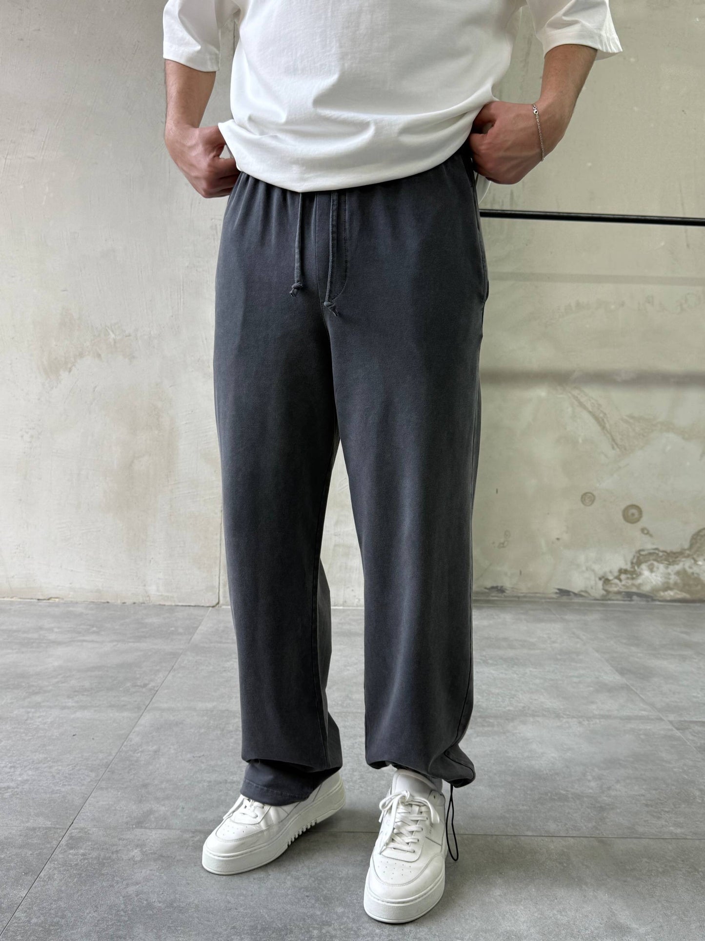 PREMIUM STONEWASHED SWEATPANTS