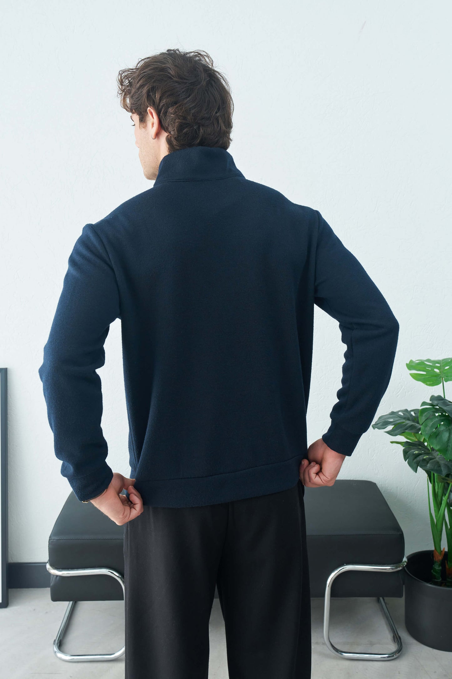 HALF ZIP PREMIUM SWEATSHIRT (2 COLOR)