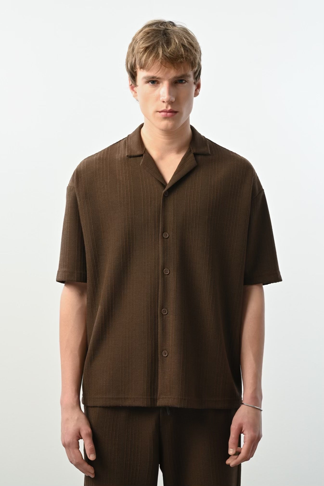 DEATAIED SHORT SLEEVE SHIRT