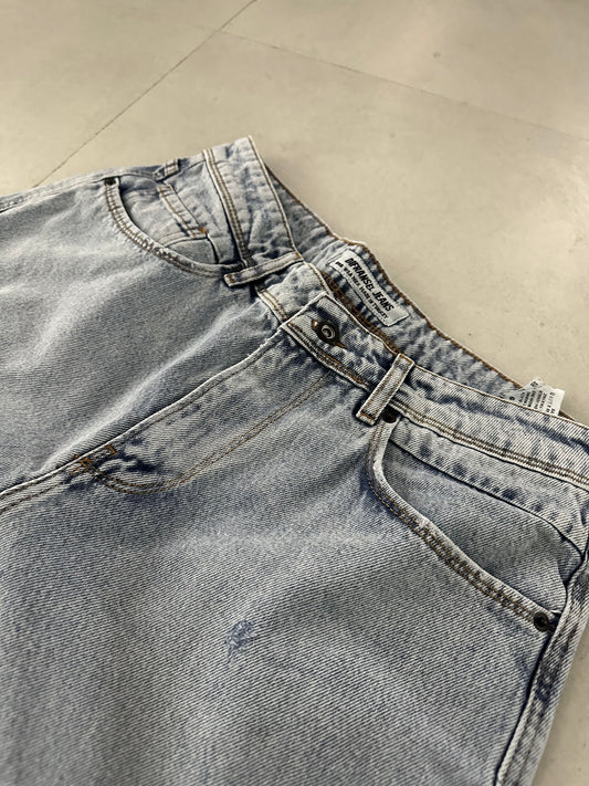 DAMAGED STONEWASHED JEAN