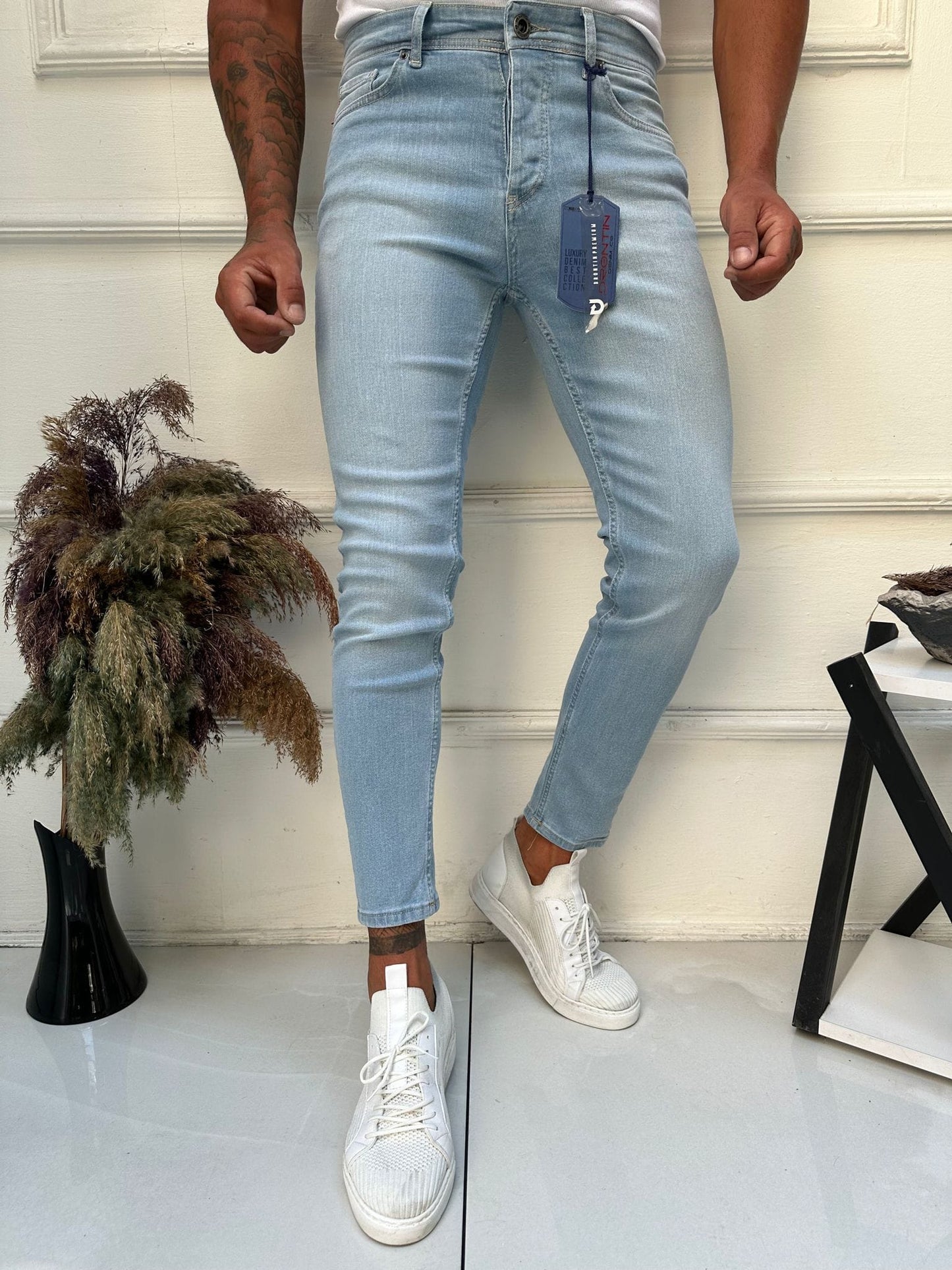 LIGHT BLUE FIT JEAN