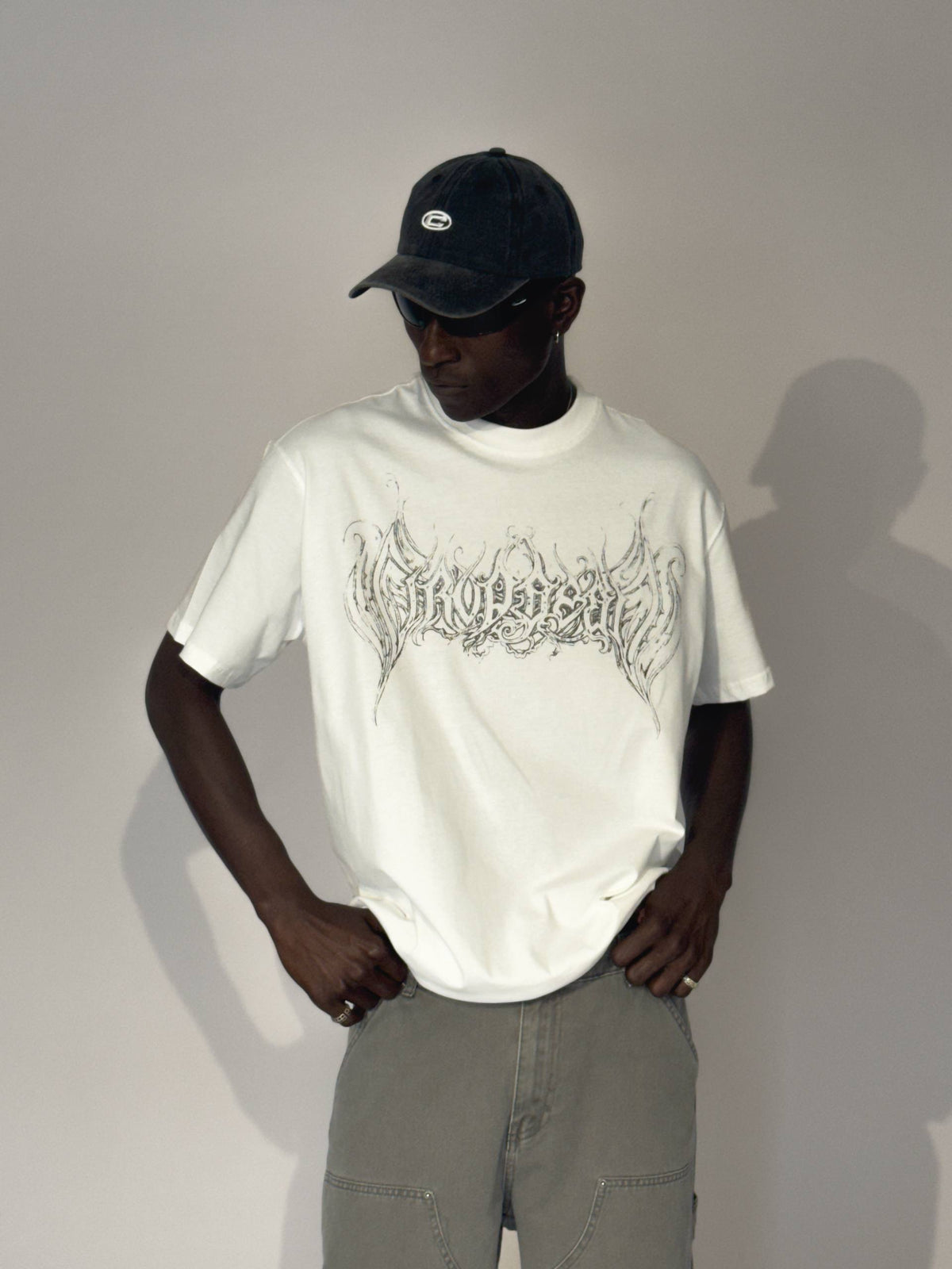 EMBELLISHED PRINT T-SHIRT